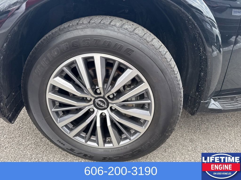 Used 2024 Nissan Armada SL w/ Captain's Chairs Package image 11