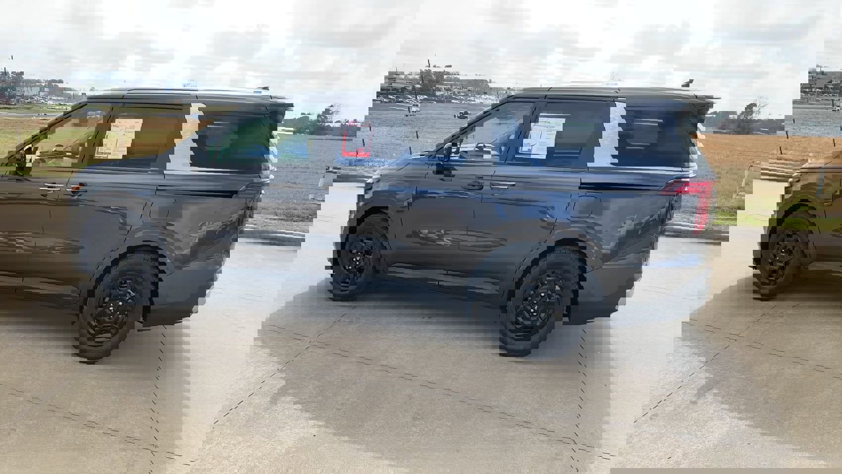 Used 2025 Kia Carnival image 5