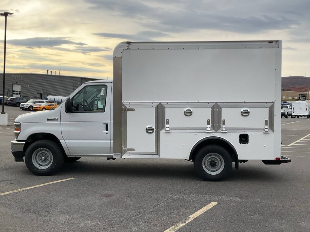 New 2026 Ford E-350 and Econoline 350 Super Duty w/ Power Equipment Group RWD image 22