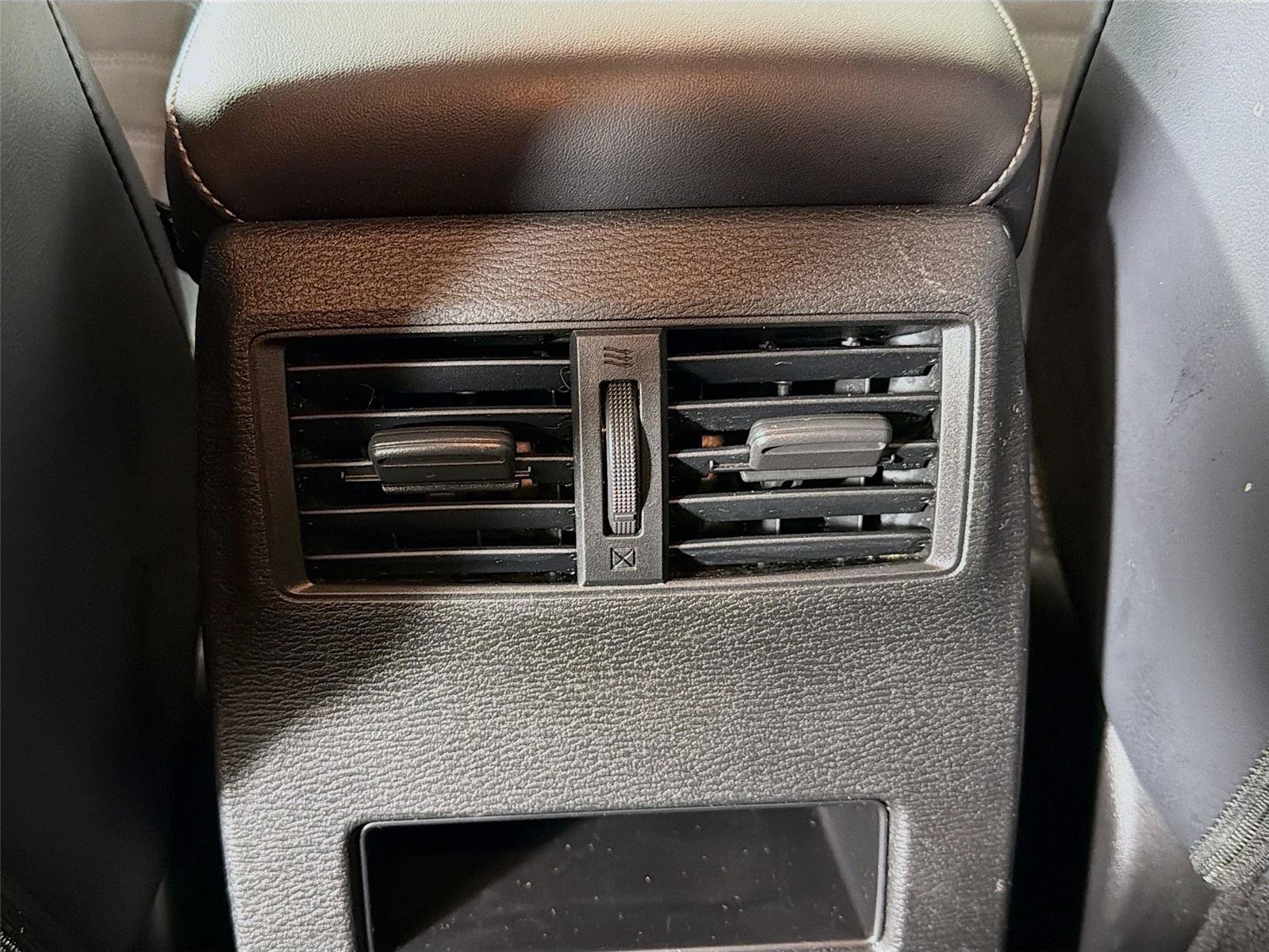 Used 2024 Mitsubishi Outlander SE image 25