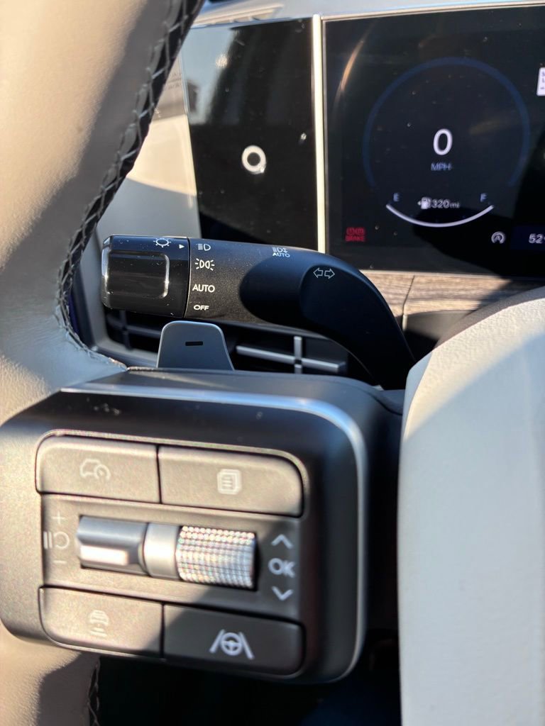 Used 2024 Hyundai Santa Fe Calligraphy image 29