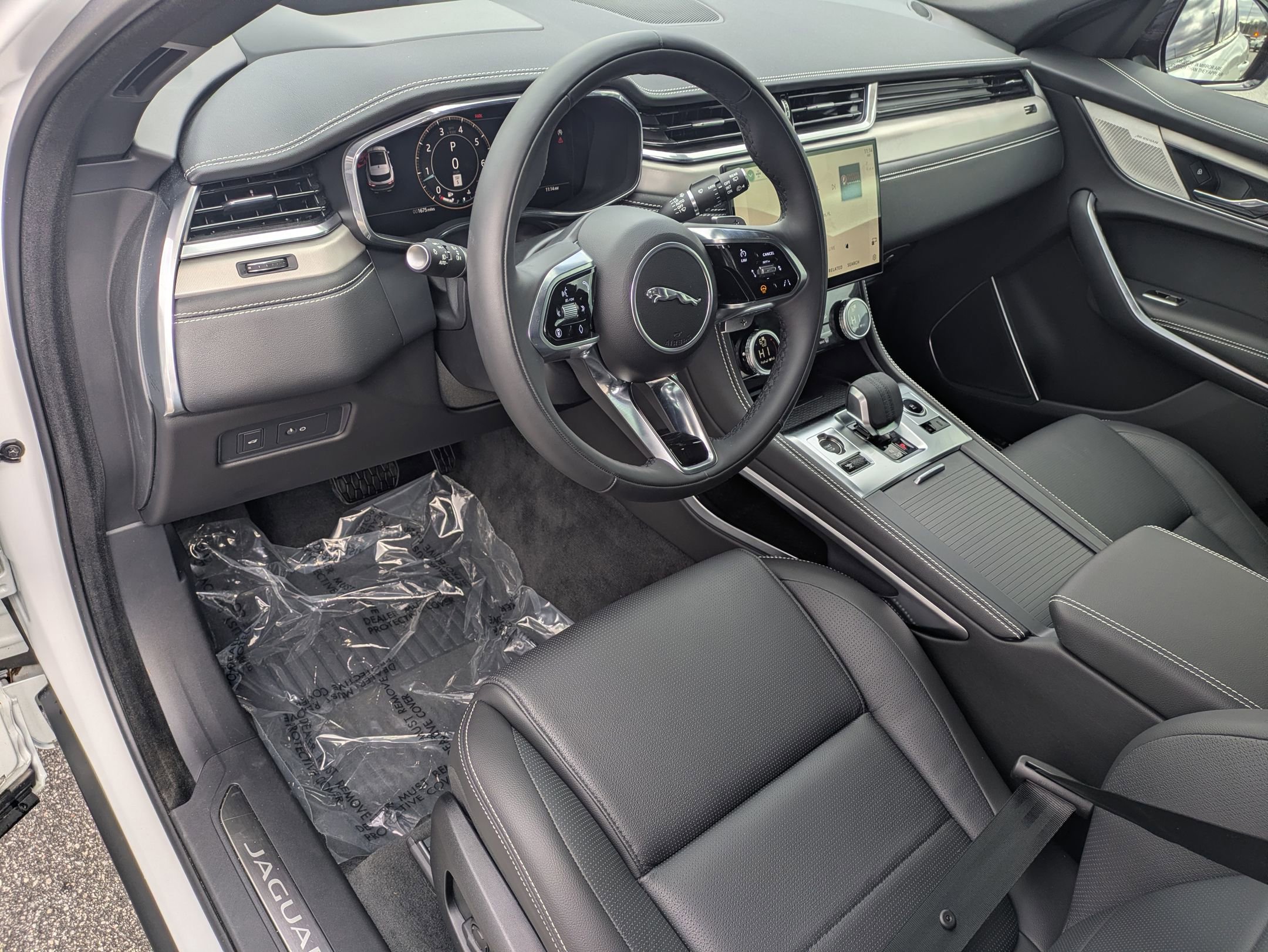 Used 2026 Jaguar F-PACE R-Dynamic S image 9