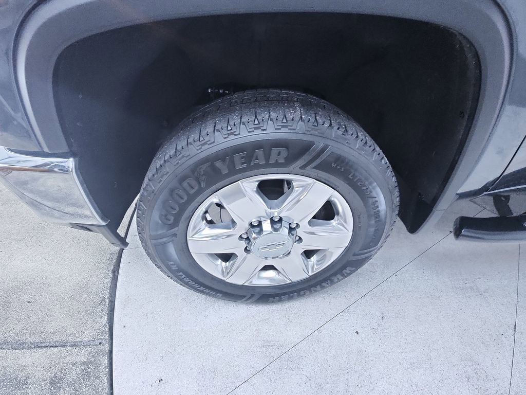 Used 2020 Chevrolet Silverado 2500 LTZ w/ LTZ Convenience Package image 10