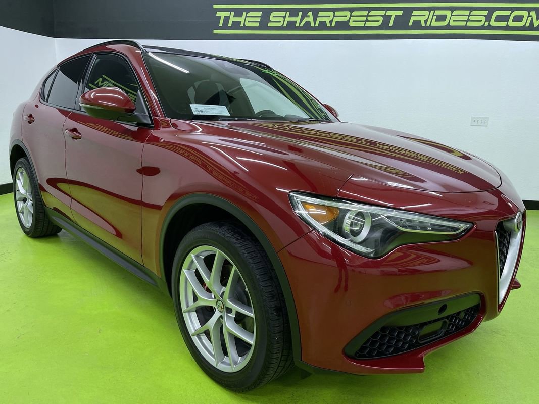 Used 2018 Alfa Romeo Stelvio Ti Sport image 2