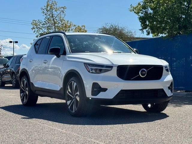 Certified 2025 Volvo XC40 B5 Plus
