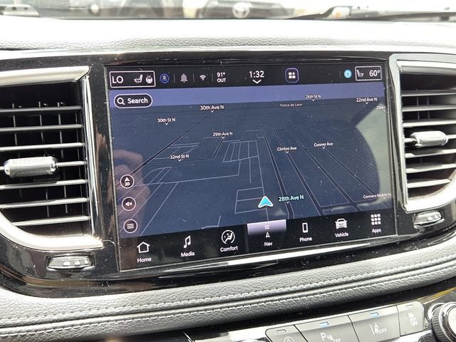 Used 2023 Chrysler Pacifica Limited FWD image 29