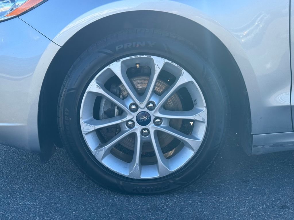 Used 2020 Ford Fusion SE FWD image 10