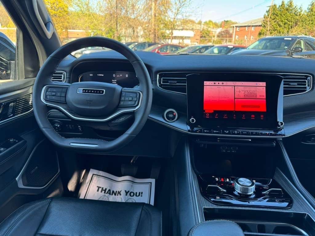 Used 2023 Jeep Wagoneer Series III w/ Convenience Group I AWD/4WD image 24