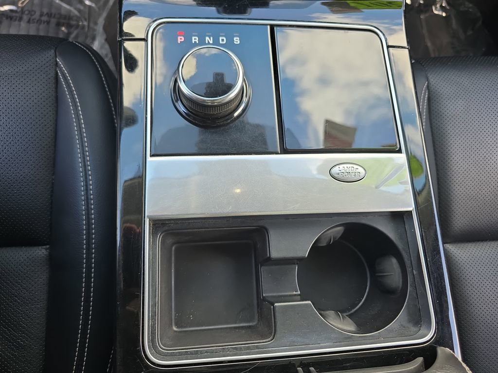 Used 2019 Land Rover Range Rover Velar S image 28