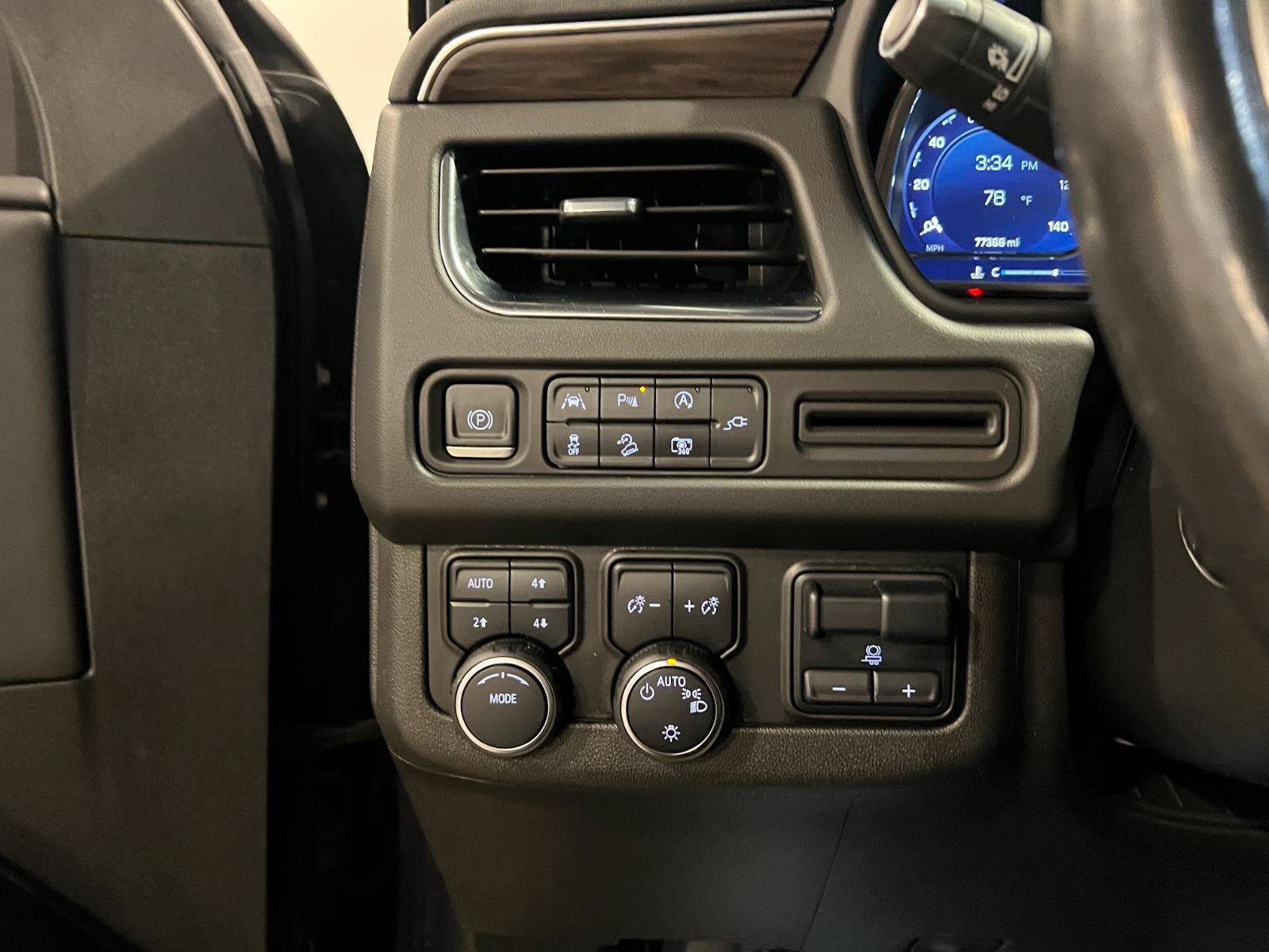 Used 2022 Chevrolet Tahoe Z71 AWD/4WD image 13
