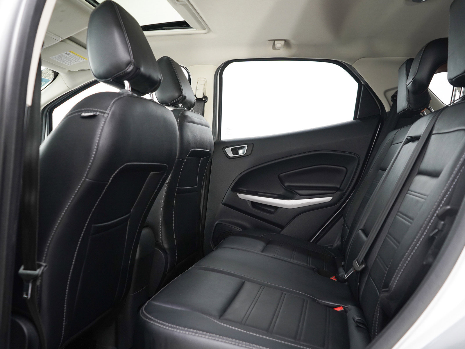 Used 2019 Ford EcoSport Titanium FWD image 18