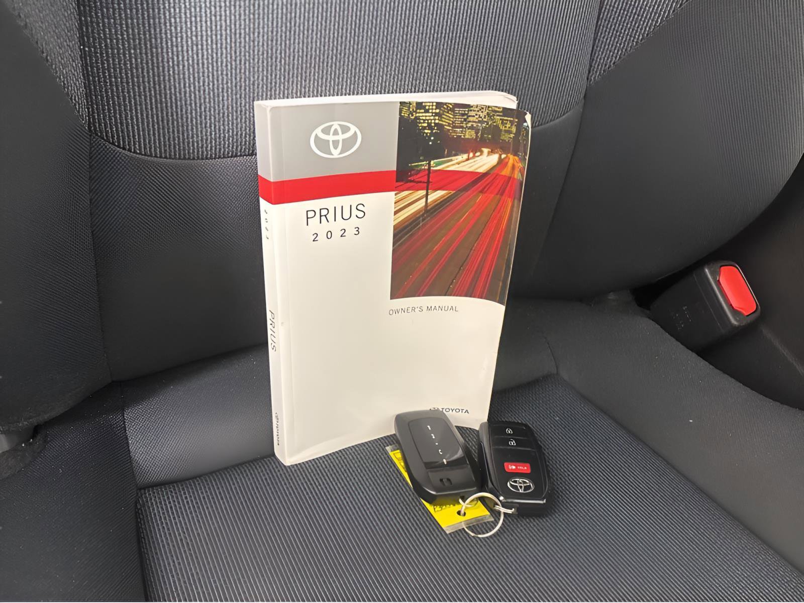 Used 2023 Toyota Prius LE image 34