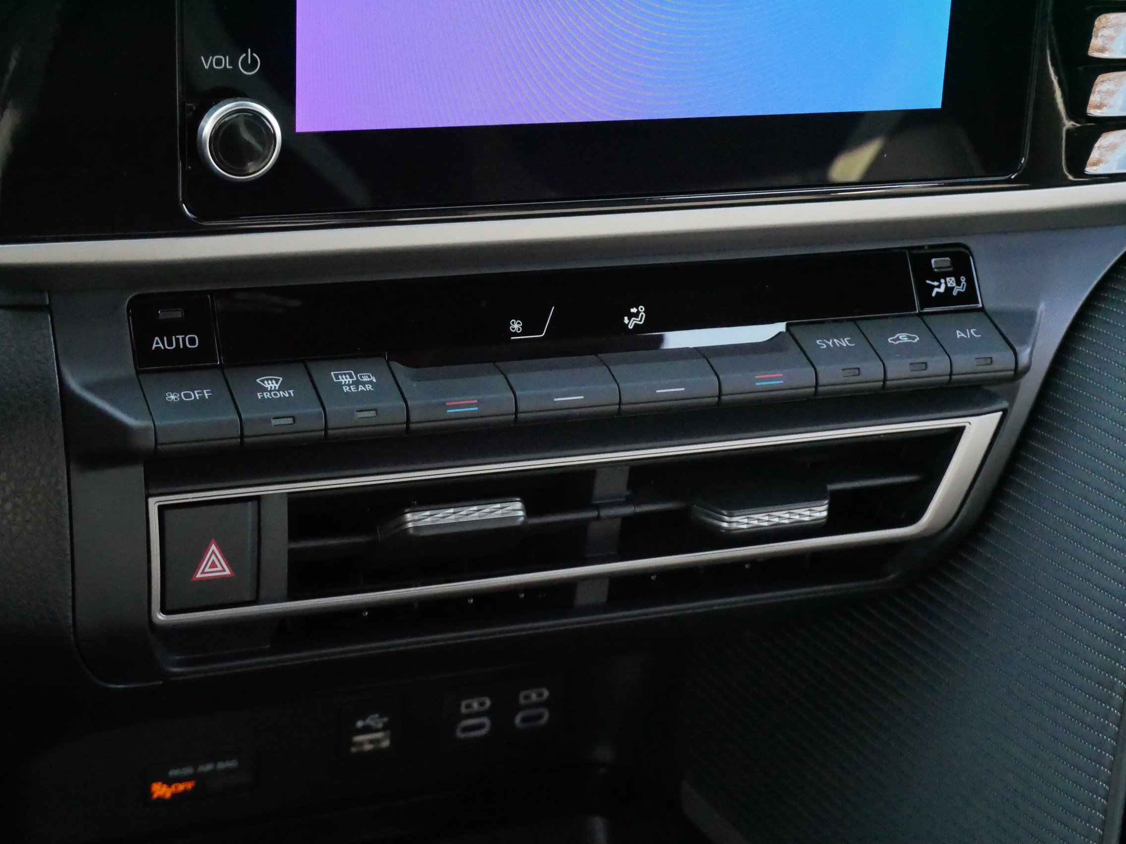 Certified 2025 Toyota Camry SE FWD image 23