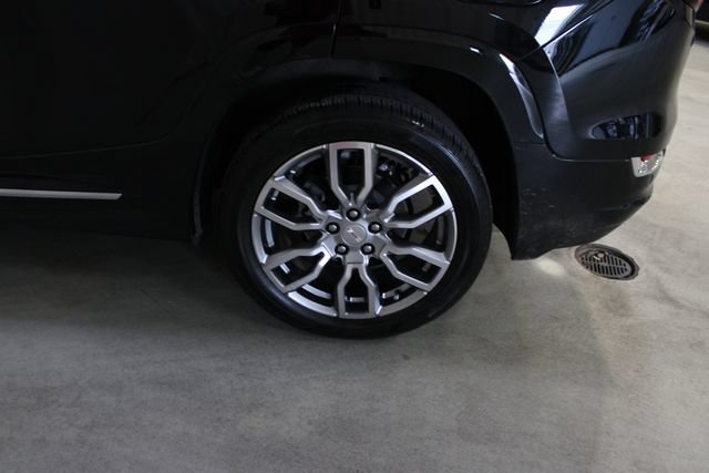 Used 2023 GMC Terrain Denali w/ Denali Premium Package AWD/4WD image 37
