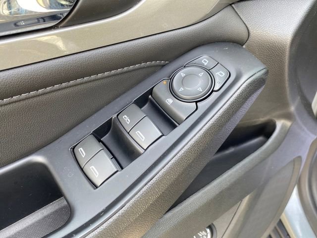 Certified 2023 Chevrolet Traverse LT FWD image 16