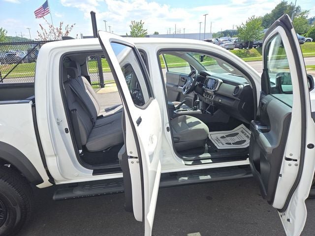 Used 2023 Toyota Tacoma SR5 AWD/4WD image 34