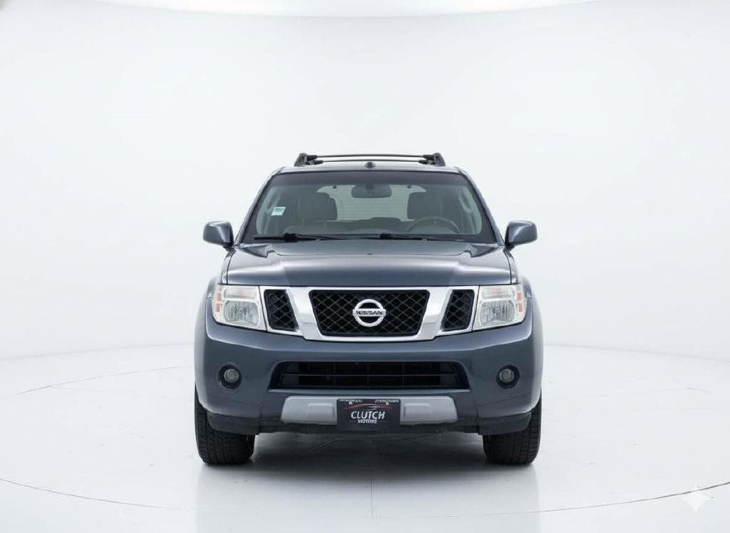 Used 2008 Nissan Pathfinder LE w/ Navigation Pkg image 2