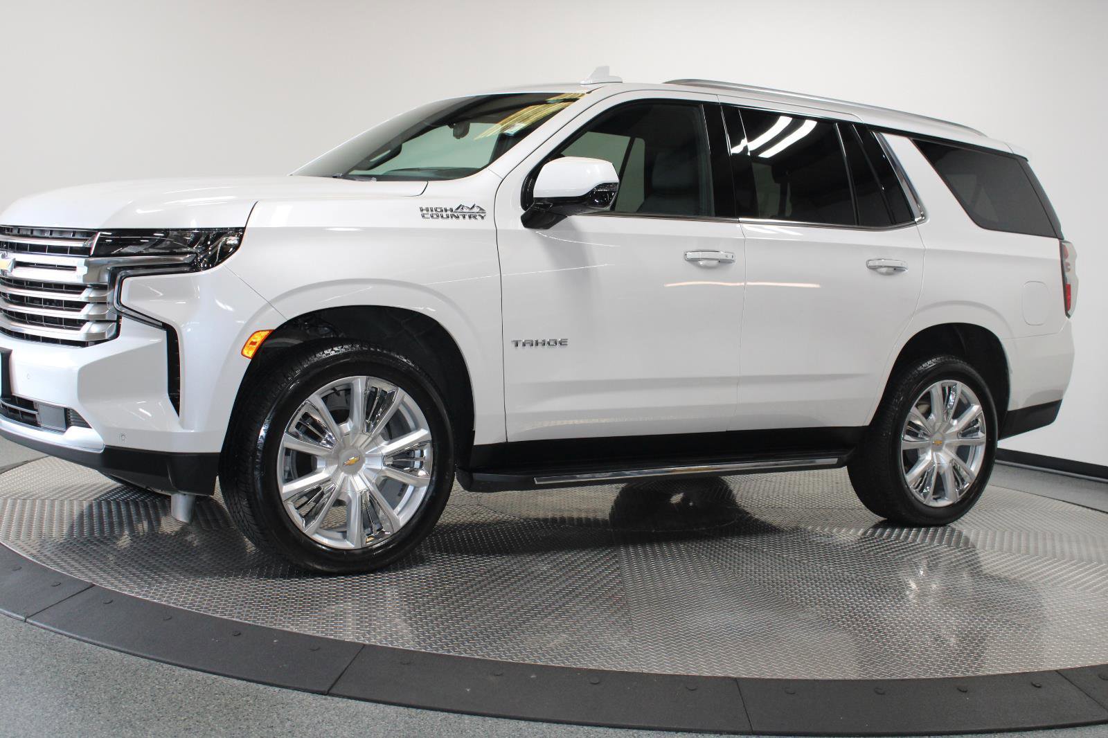 Used 2024 Chevrolet Tahoe High Country image 4