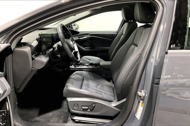 Used 2025 Audi A6 e-tron Premium w/ Ultra Package AWD/4WD image 19