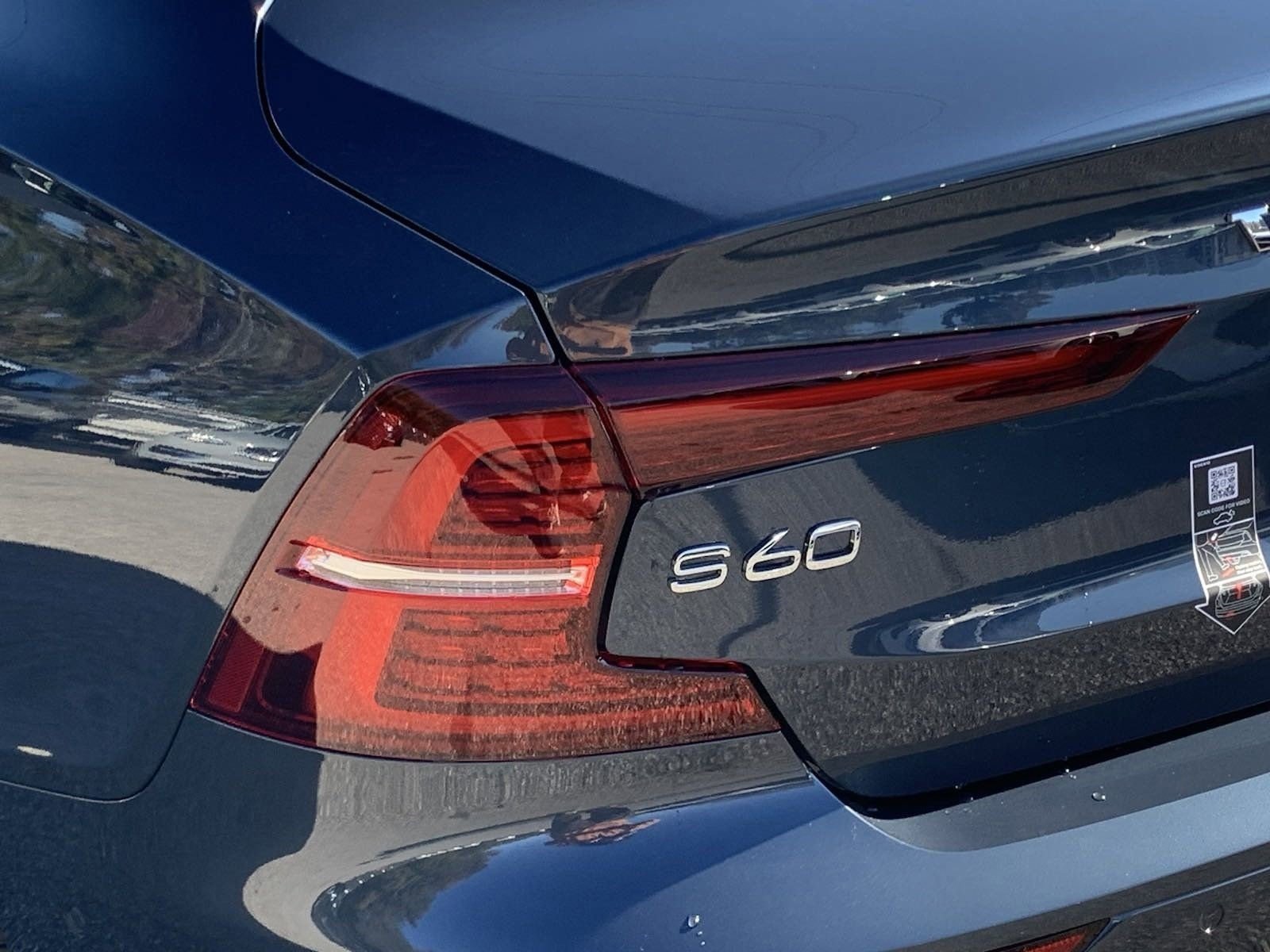 New 2024 Volvo S60 B5 Plus w/ Climate Package AWD/4WD image 10