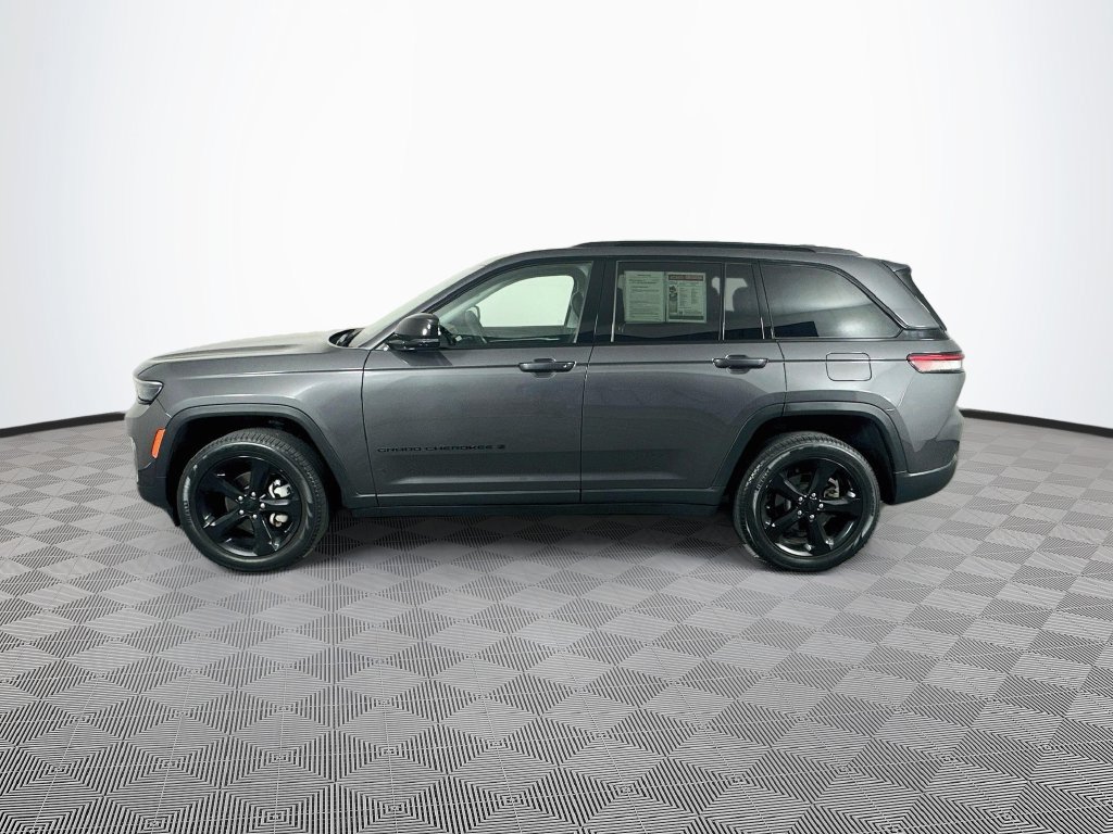 Certified 2024 Jeep Grand Cherokee Limited w/ Black Appearance Package AWD/4WD image 7