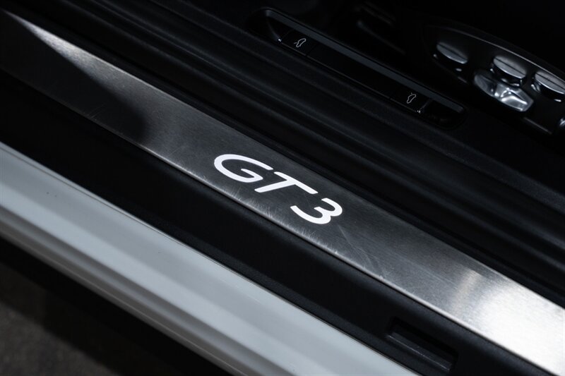 Used 2015 Porsche 911 GT3 RWD image 59