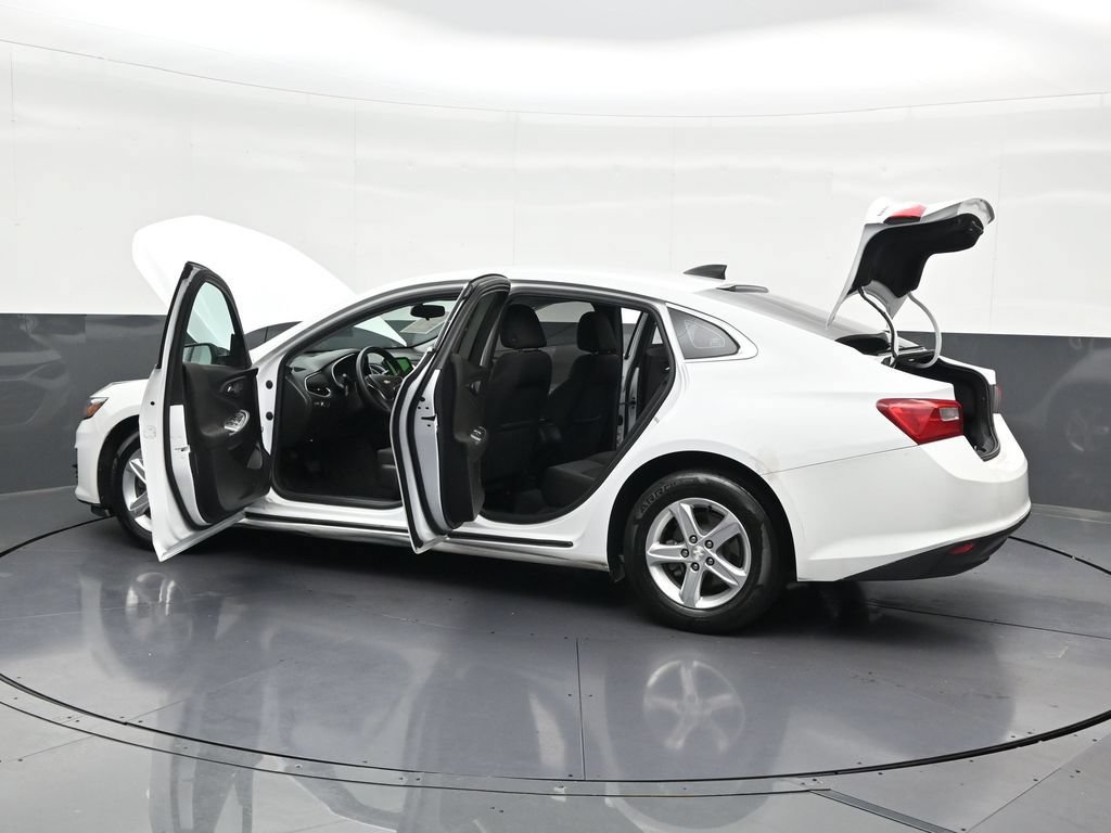 Used 2022 Chevrolet Malibu LS FWD image 34