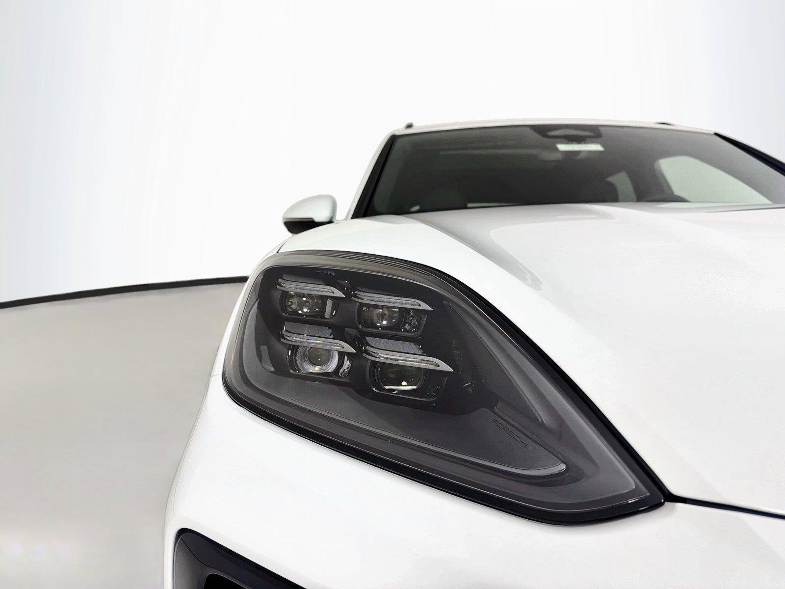 New 2026 Porsche Cayenne AWD/4WD image 32