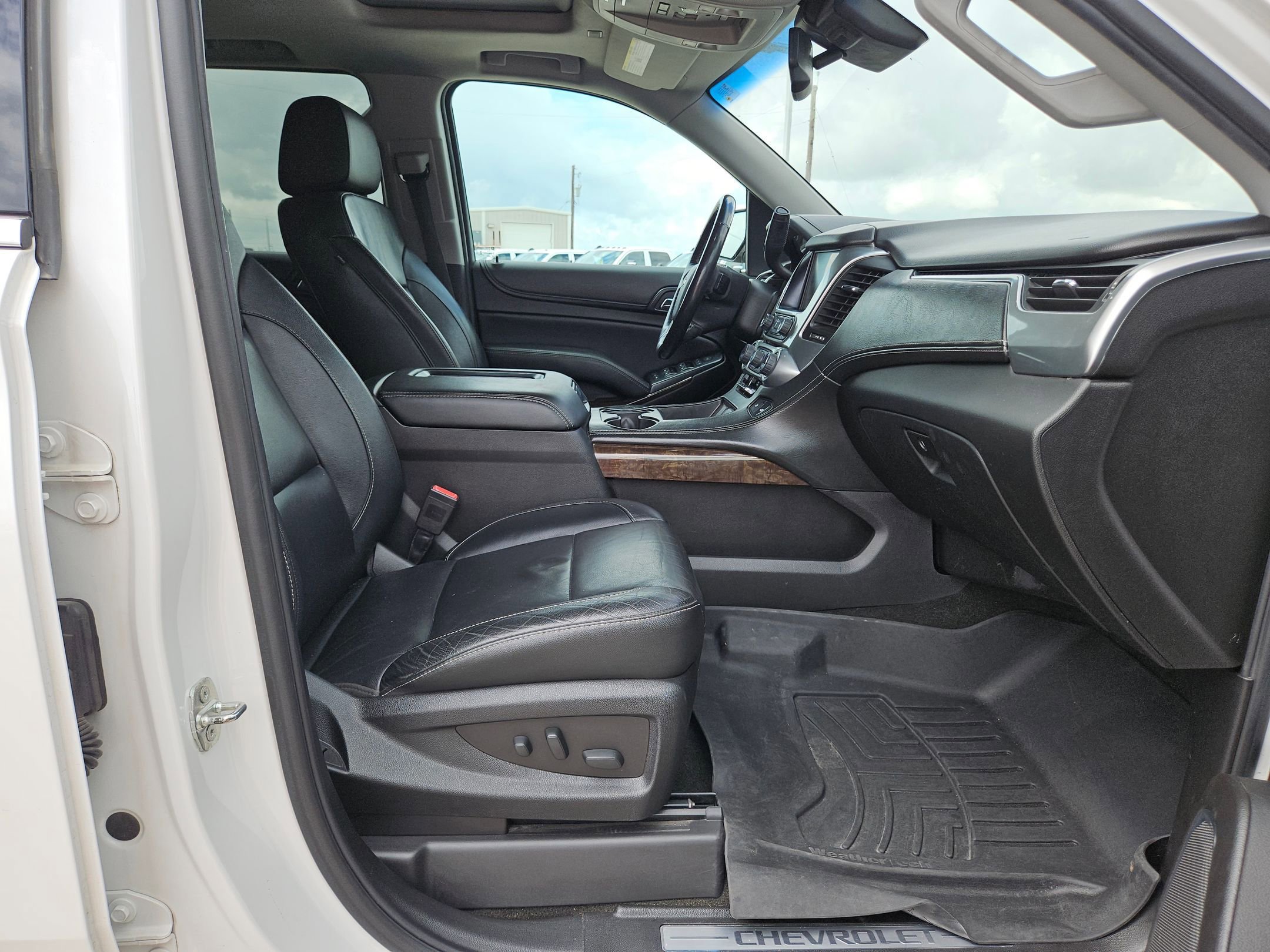 Used 2018 Chevrolet Suburban LT AWD/4WD image 27