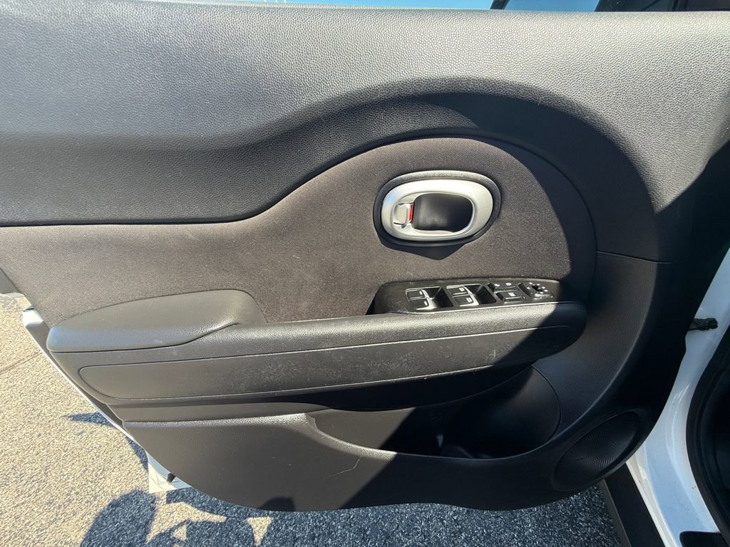 Used 2019 Kia Soul + FWD image 13