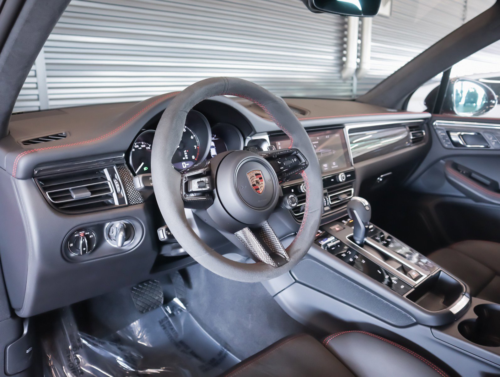 Used 2026 Porsche Macan GTS image 4