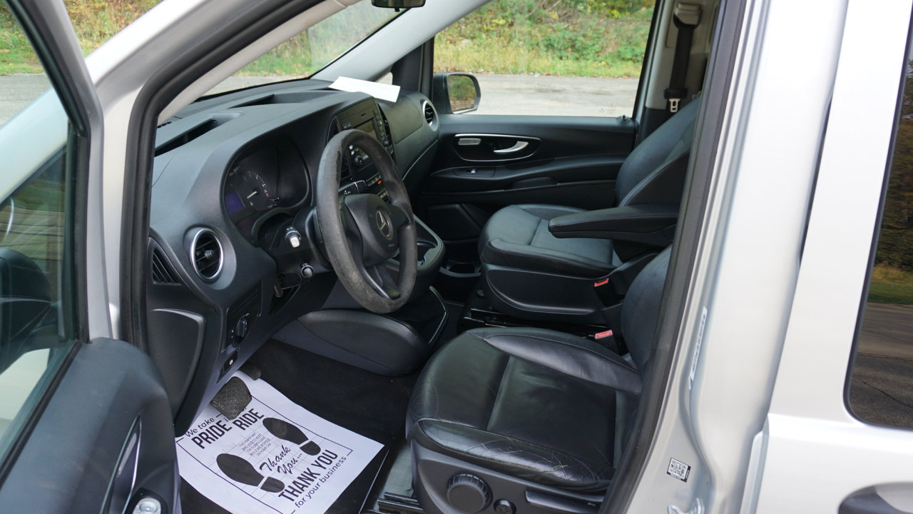 Used 2016 Mercedes-Benz Metris Passenger image 13