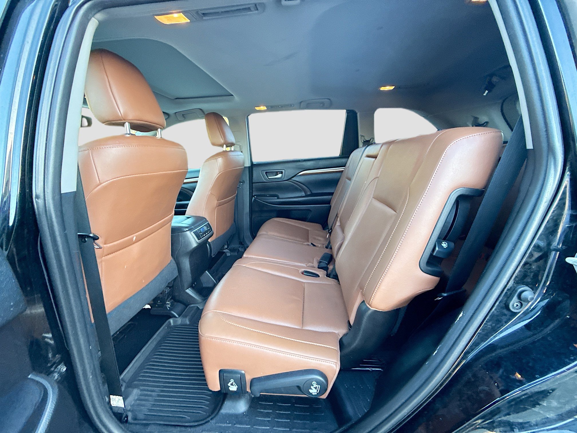 Used 2019 Toyota Highlander Limited image 23