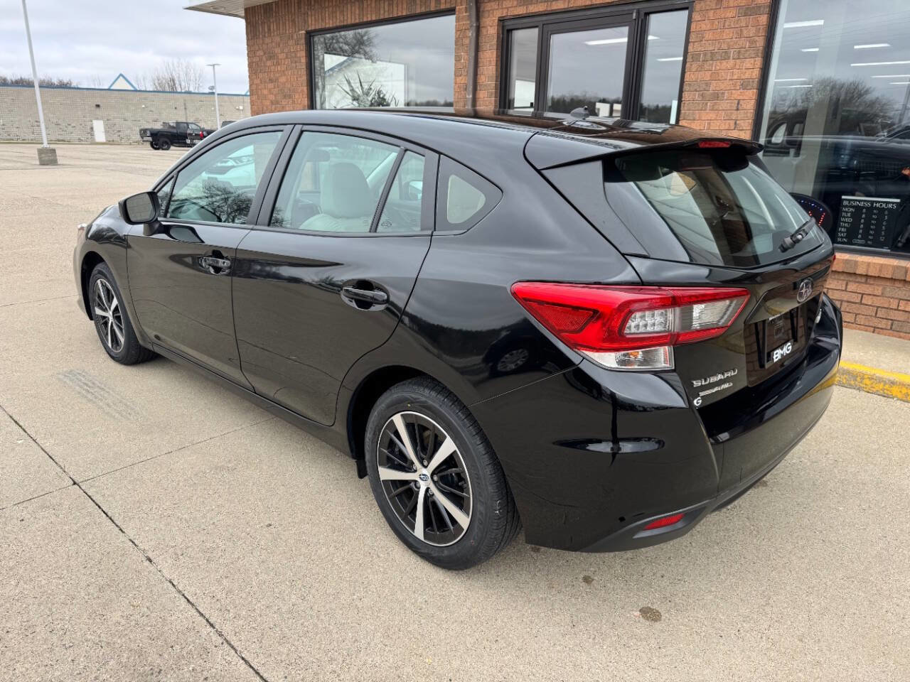 Used 2020 Subaru Impreza 2.0i image 4
