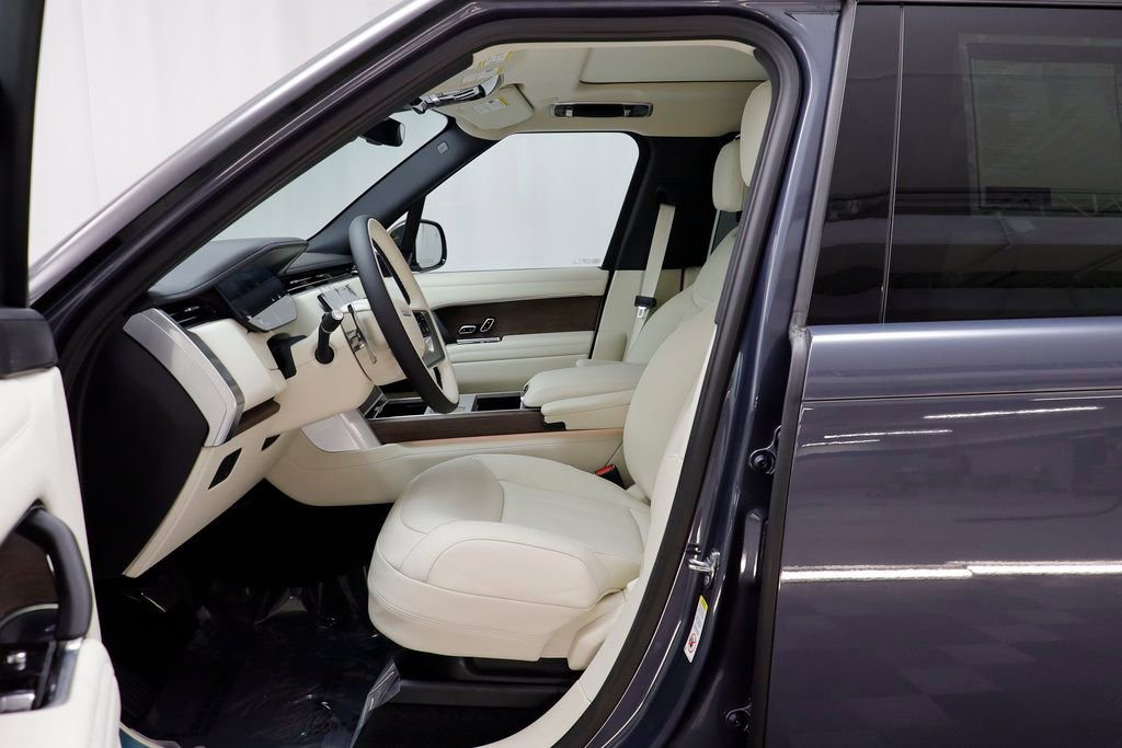 New 2025 Land Rover Range Rover SE AWD/4WD image 8