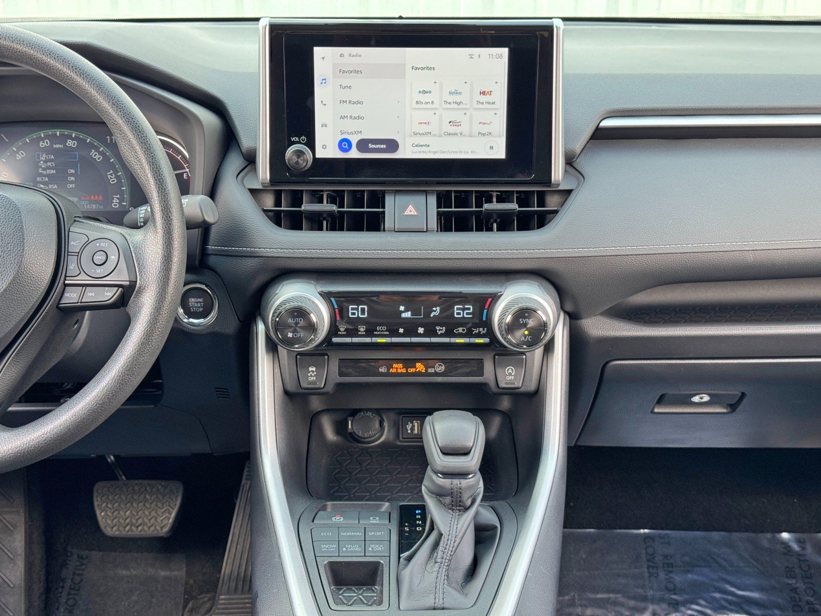 Used 2024 Toyota RAV4 XLE image 20
