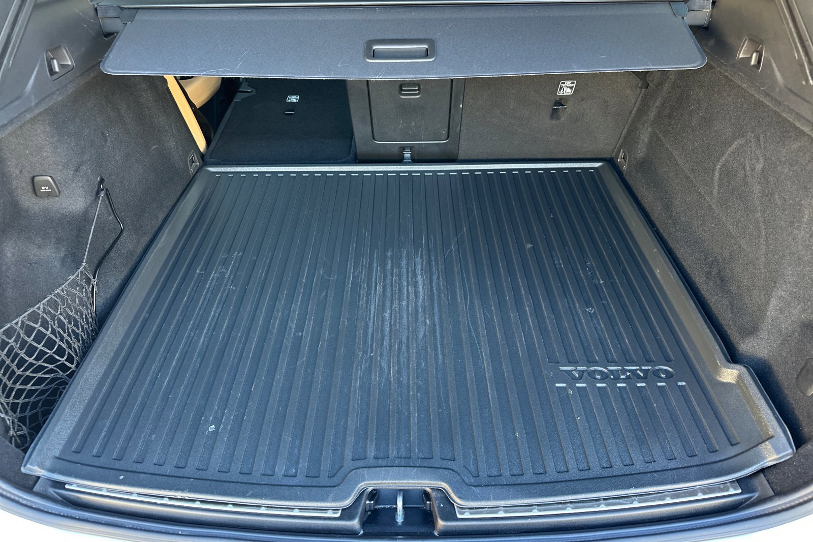 Certified 2023 Volvo XC60 B5 Ultimate w/ Climate Package image 18