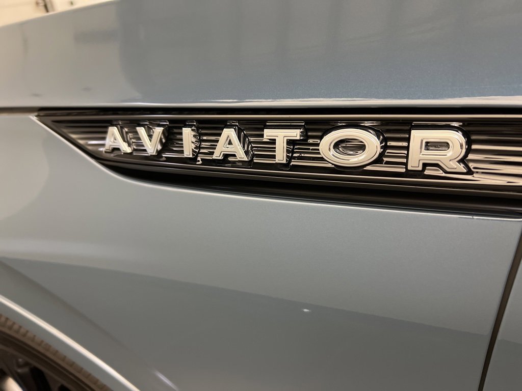 Used 2025 Lincoln Aviator Reserve w/ Equipment Group 201A image 38