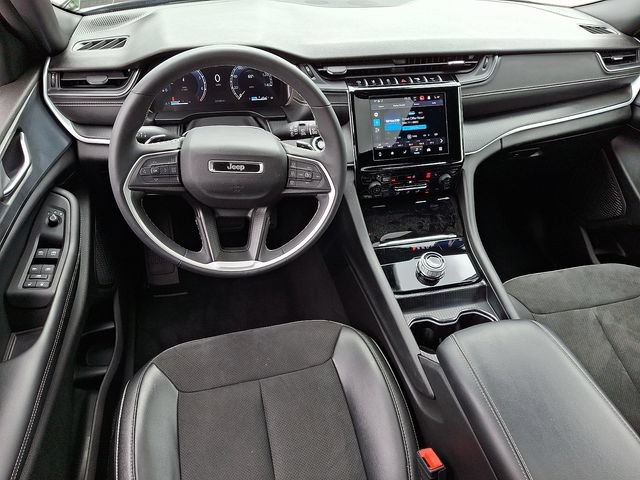 Used 2024 Jeep Grand Cherokee L Altitude AWD/4WD image 2