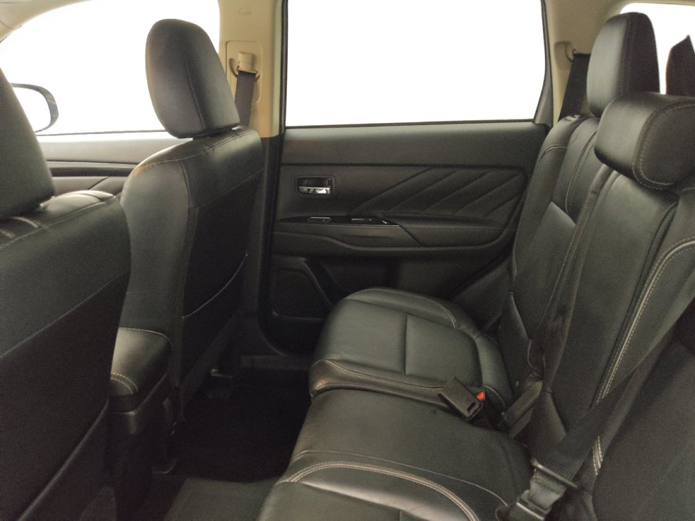 Used 2018 Mitsubishi Outlander SEL image 18