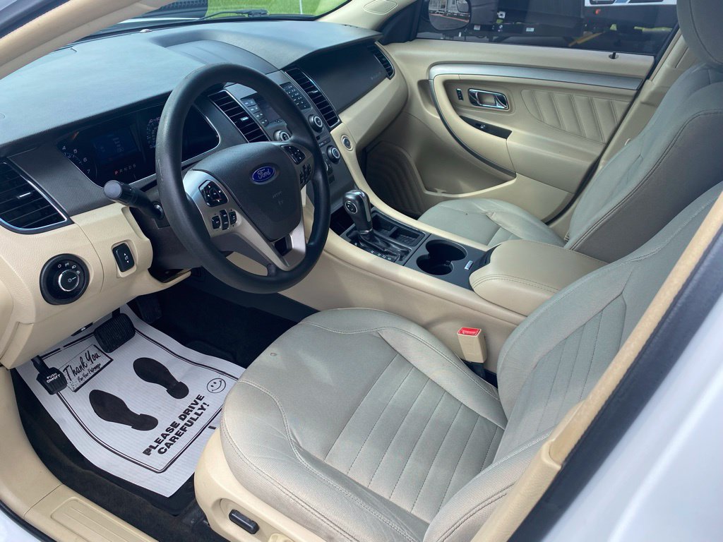 Used 2015 Ford Taurus Limited FWD image 10