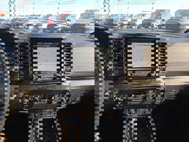 Used 2022 Nissan Frontier PRO-4X w/ Pro-4X Premium Package image 18