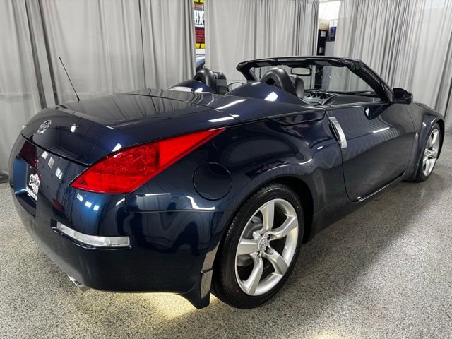 Used 2007 Nissan 350Z Touring image 4