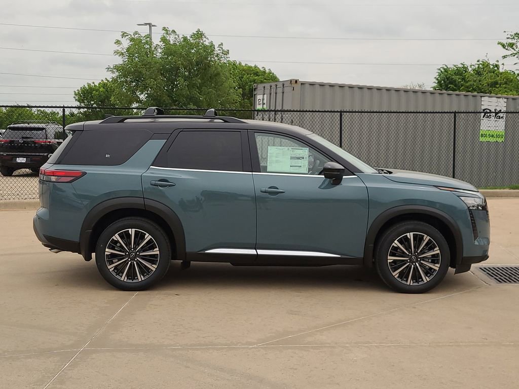 New 2026 Nissan Pathfinder Platinum FWD image 4
