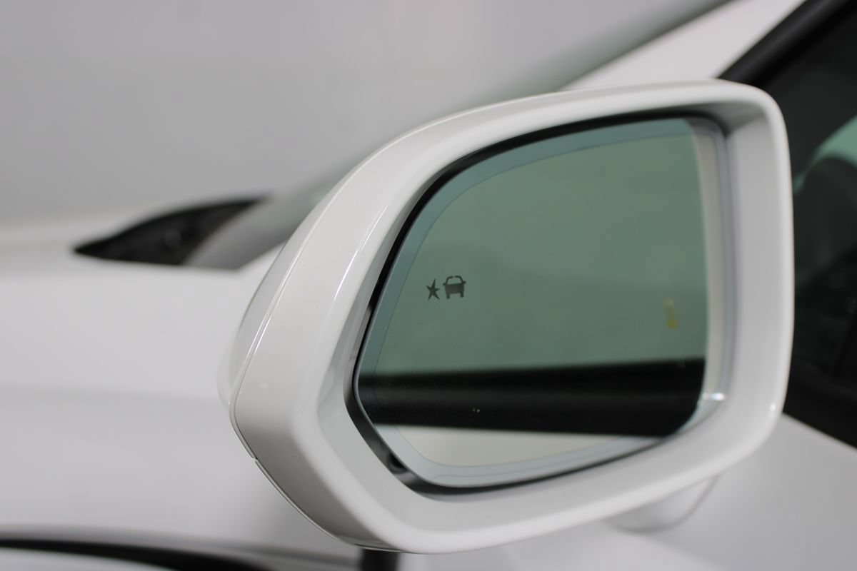 Used 2024 Chevrolet Blazer EV LT AWD/4WD image 9