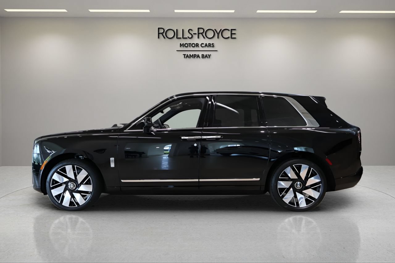 New 2026 Rolls-Royce Cullinan AWD/4WD image 3
