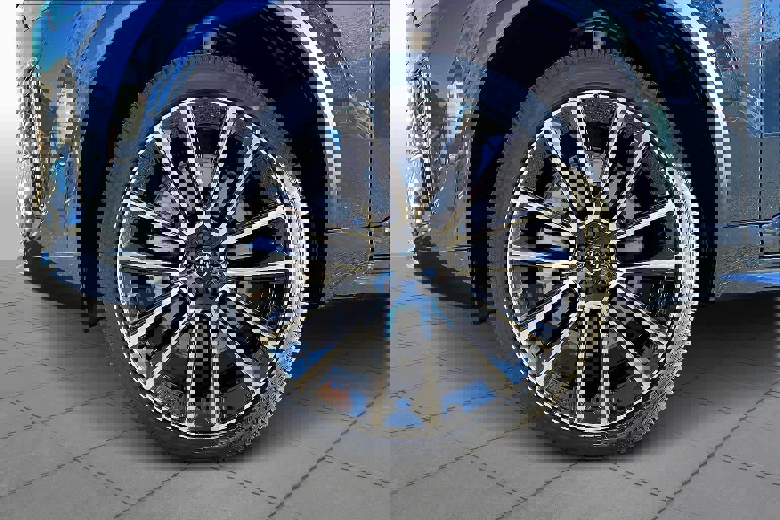 New 2026 Volvo XC90 B6 Plus w/ Protection Package Premier image 16