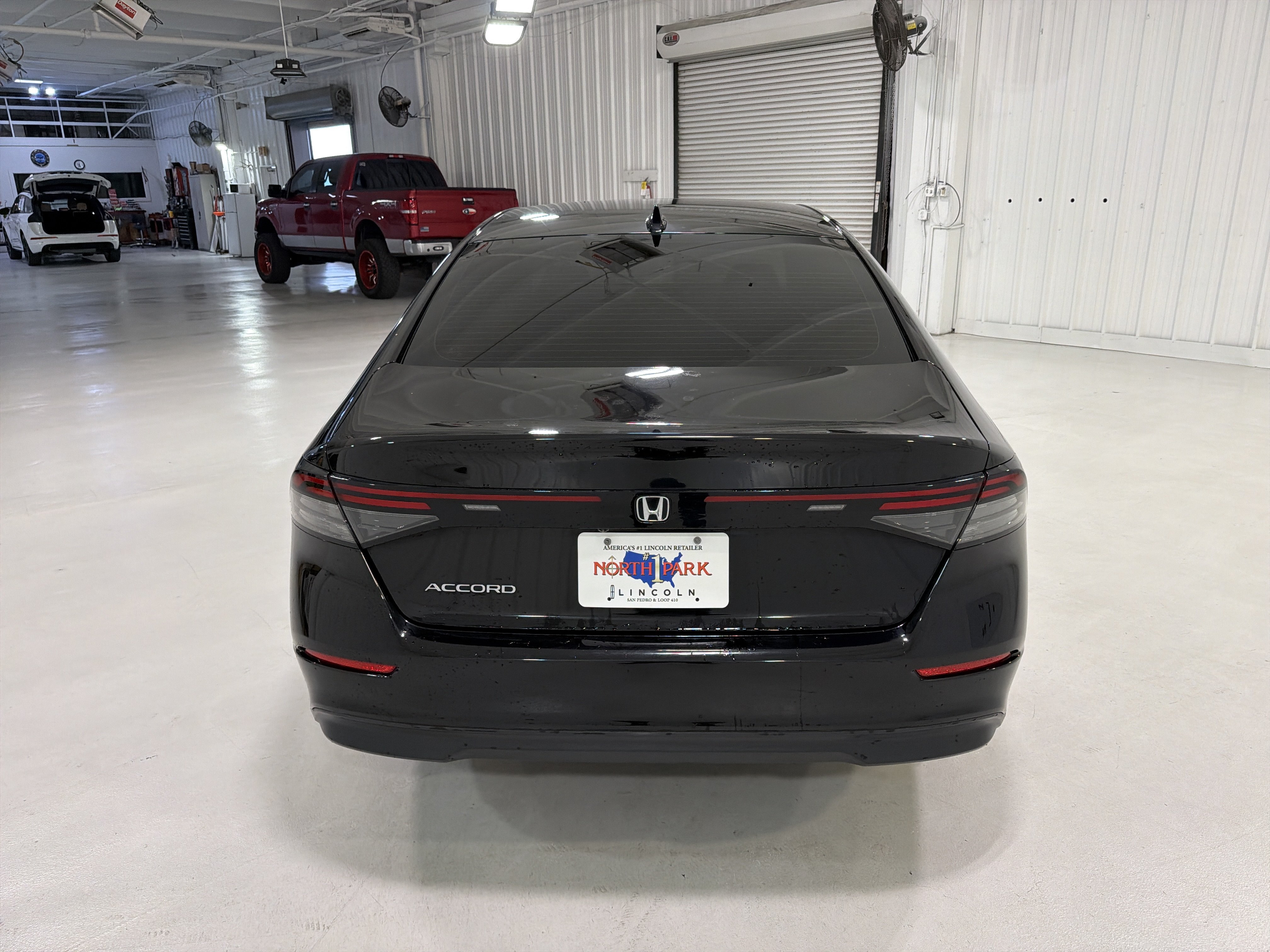 Used 2023 Honda Accord EX image 4