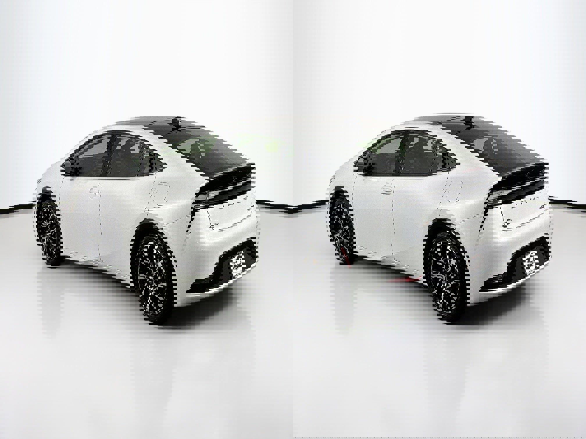 Used 2024 Toyota Prius Prime SE image 9