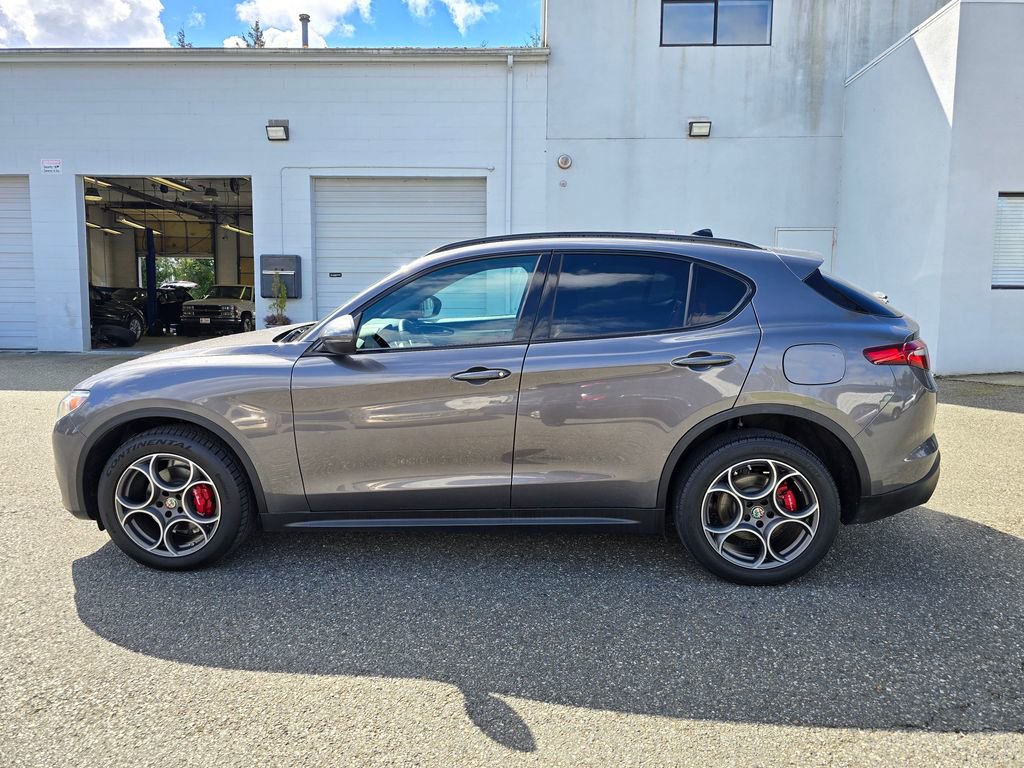 Used 2018 Alfa Romeo Stelvio Ti Sport image 5